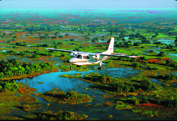 Flug ueber Okavango